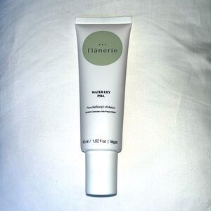 Flanerie pore refining exfoliator water lily pha